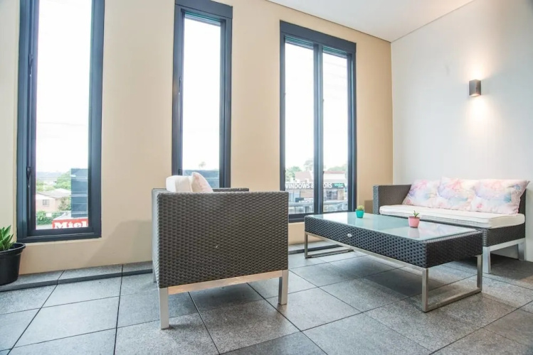 Oud Wood Apartment