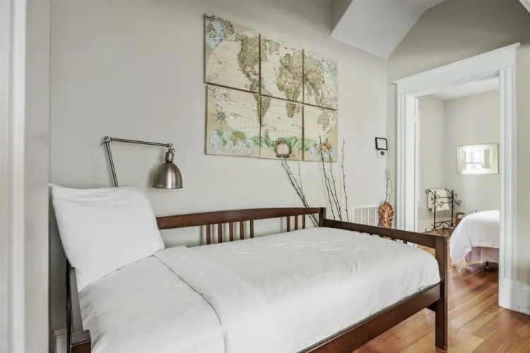 Casa Doble - Two Units, One Location!
