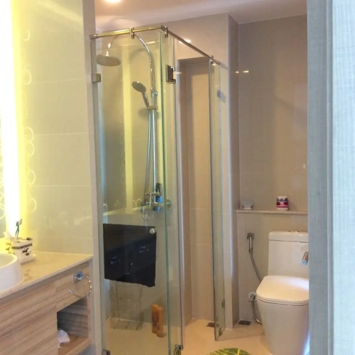 1 Bedroom Apartment with balcony and beachfront