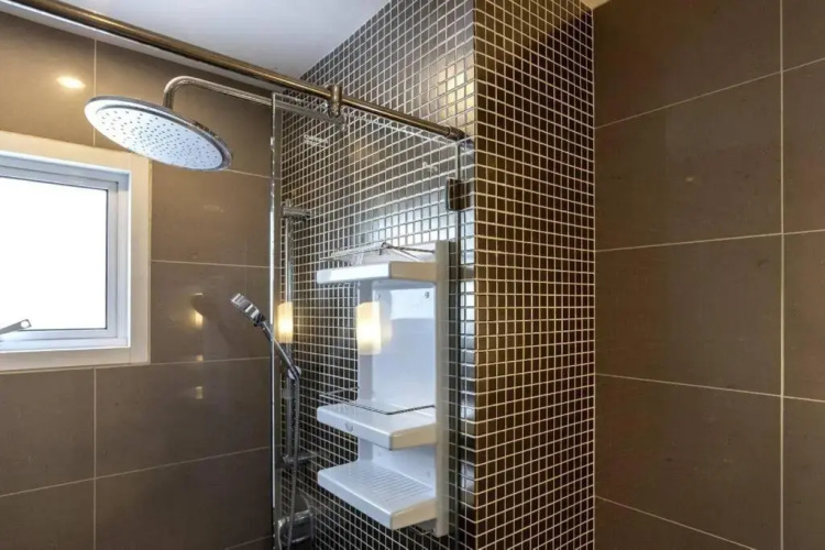 Penthouses 2Bedrooms @MRT Huai Khwang 会说中文