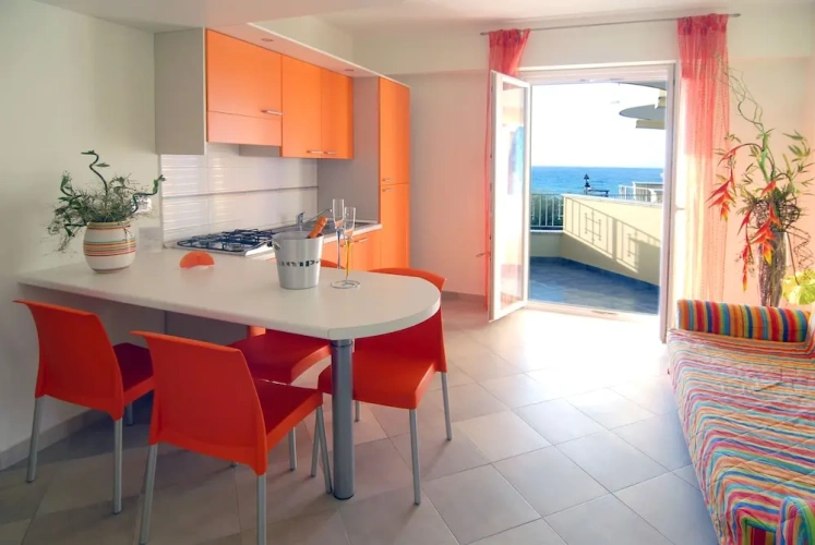 2 Bedrooms Apartment with balcony and with view