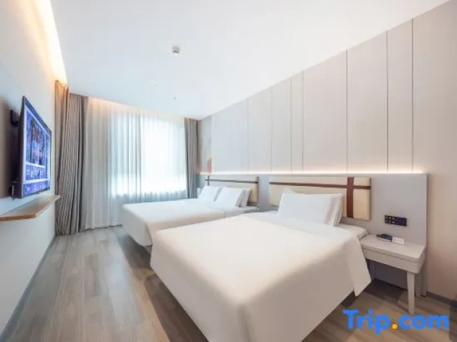Standard Twin Family room