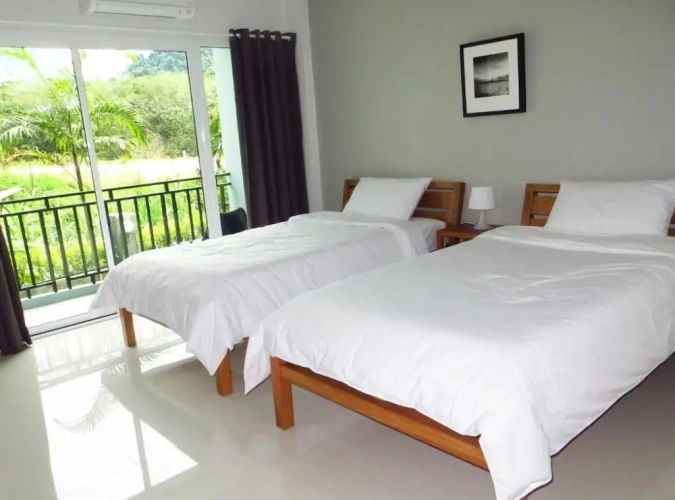 Standard Twin room with balcony