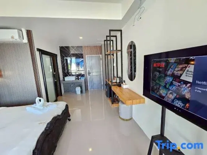 Standard room with pool view