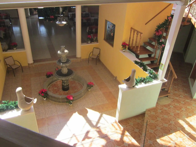 Hotel Tres Flores