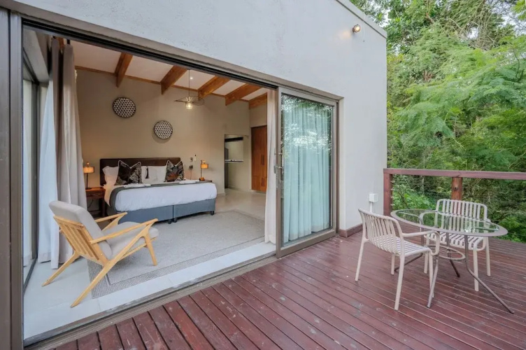 Bushbaby Valley Lodge