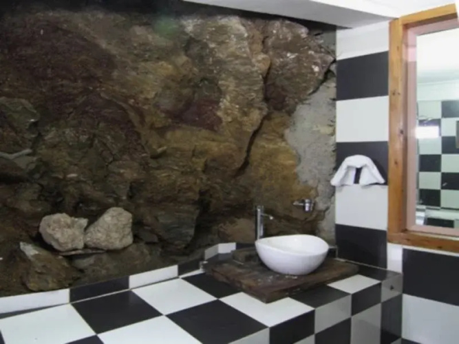 Deolo Cliff Eco Resort