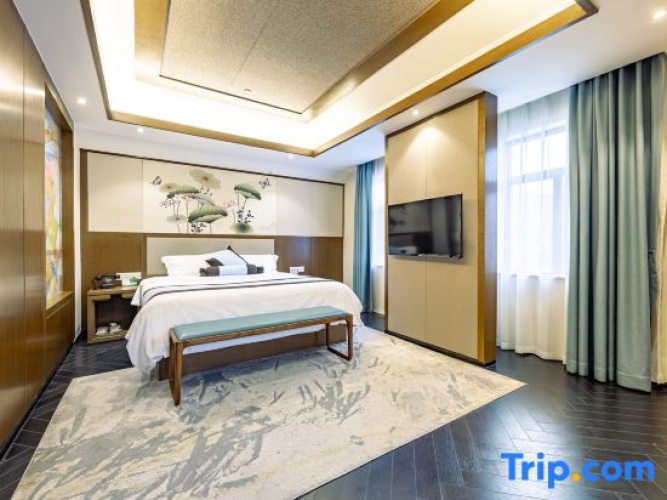 Double Suite with courtyard view
