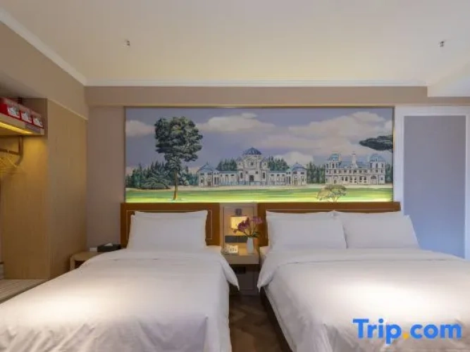 Deluxe Family Suite with view