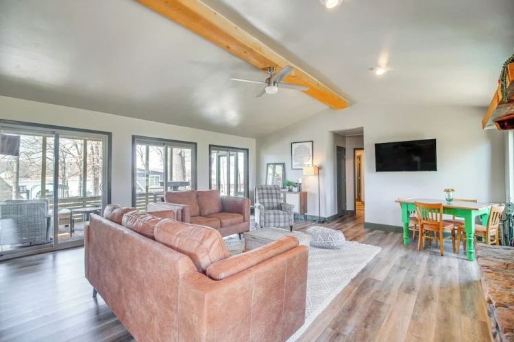 2 Bedrooms Cottage
