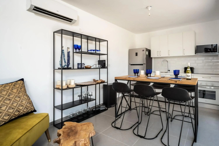 2 Bedroom Duplex with Amazing Sea View Terrace