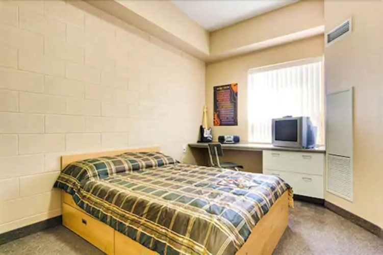 Residence & Conference Centre - Sudbury North