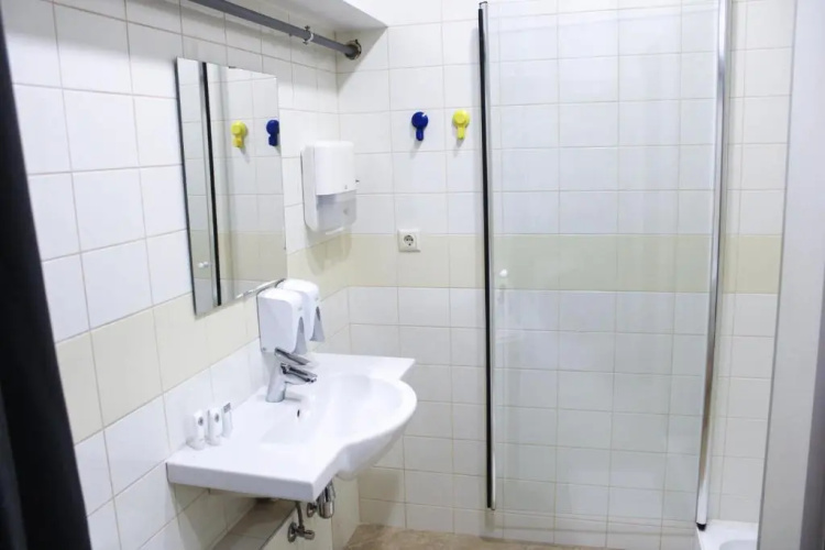 City-Center Basement Studio Free Parking Netflix