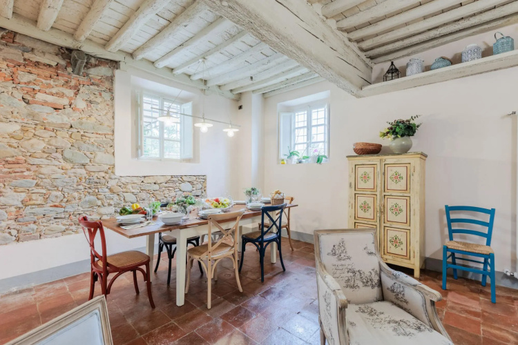 Badia Farmhouse in Badia Cantignano
