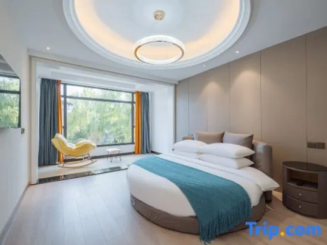 Deluxe Family Suite