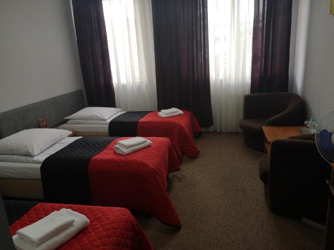 Standard Triple room