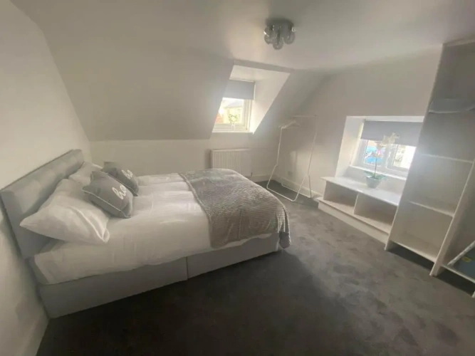 2 Bedrooms Apartment