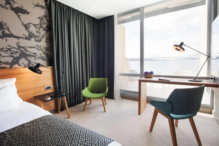 Executive Double room with balcony and with sea view