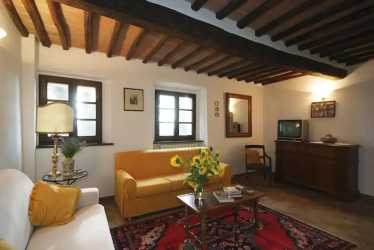 2 Bedrooms Villa