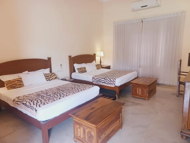Standard Single Suite