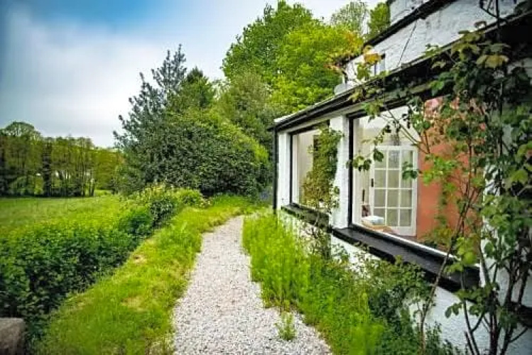 Lea cottage