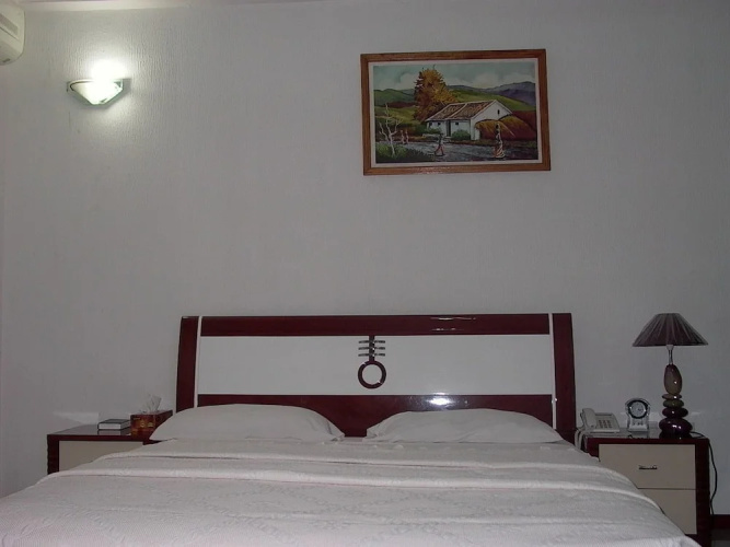 Eastoment Hotel