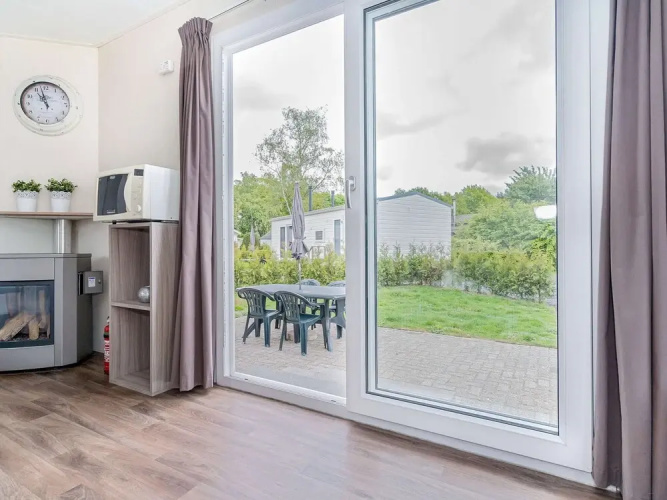 Chalet in Parc de Kievit With Private Garden