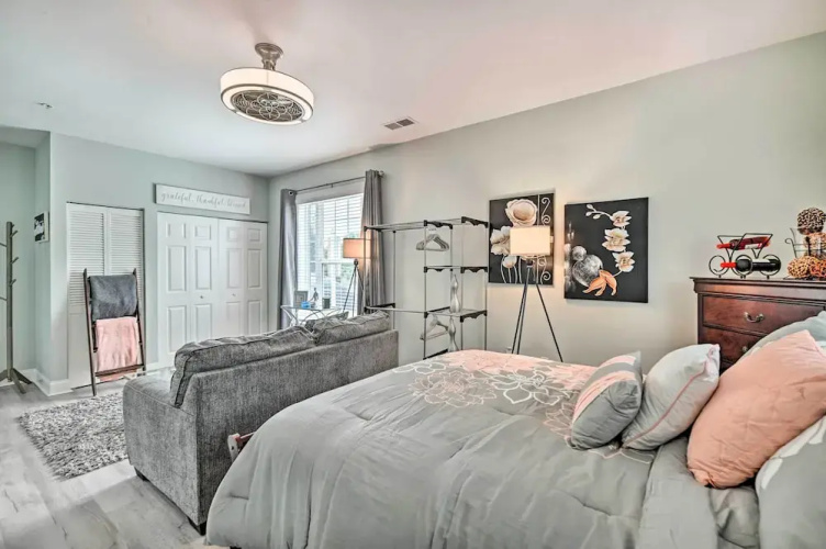 Centrally Located Studio w/ Pool in Myrtle Beach