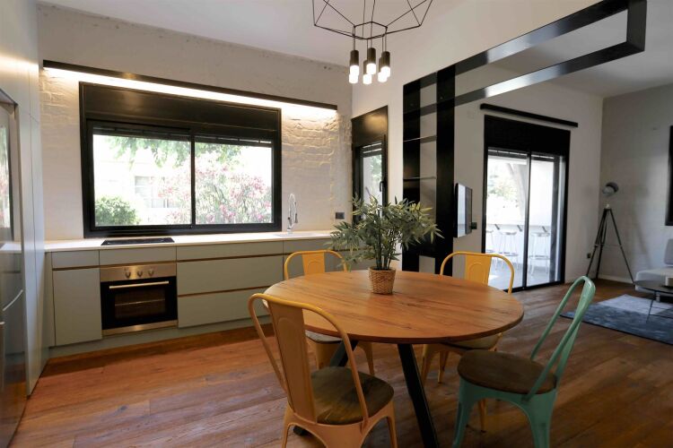 HolyGuest - Gordon 25 Over view