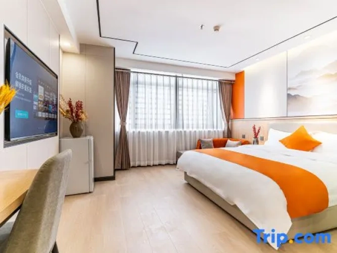 Deluxe Double room with city view
