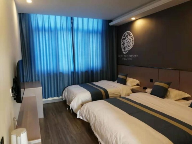 Standard Triple room