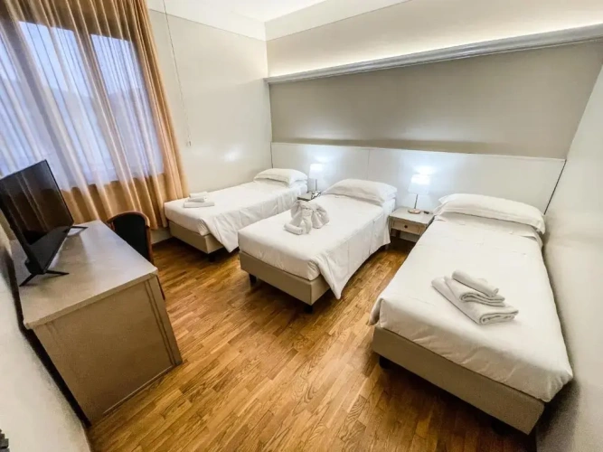 Standard Triple room