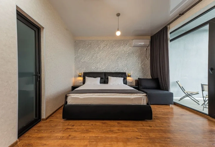 Standard Triple room with pool view