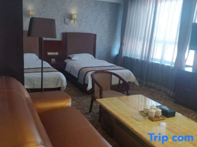 Deluxe Suite
