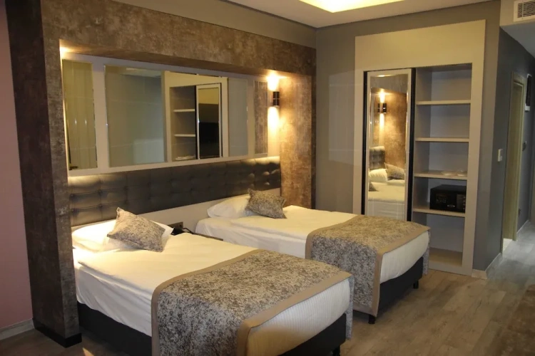 Standard Twin room with balcony