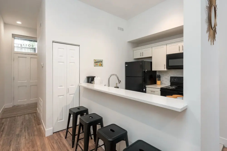 Apts at S 8th by NamaStay