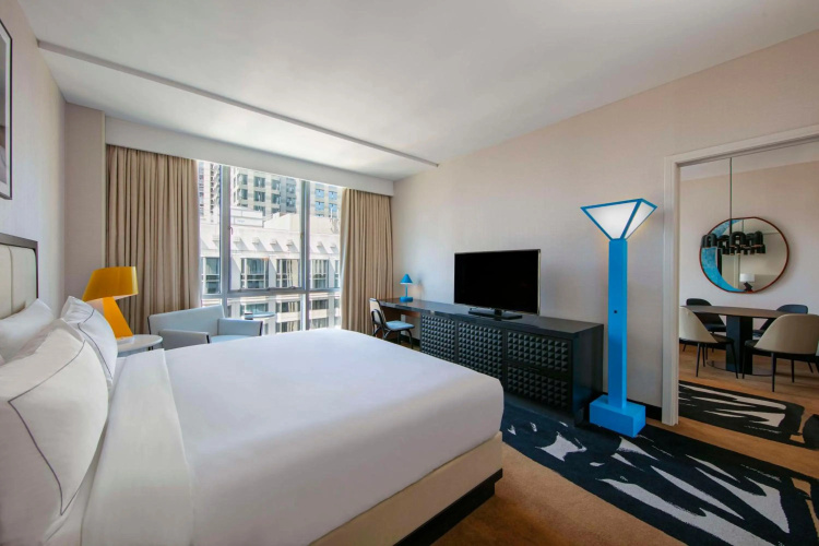 theWit Chicago, a Hilton Hotel photo 11