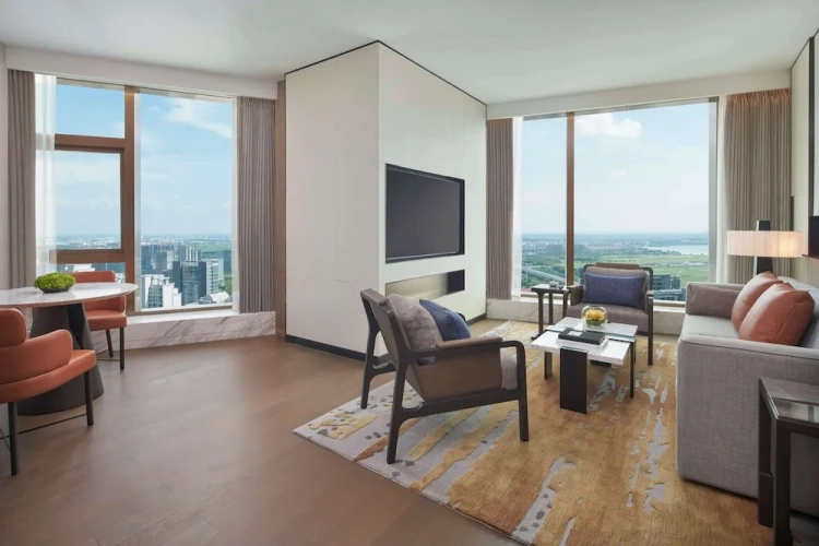 Deluxe Double Suite with lake view