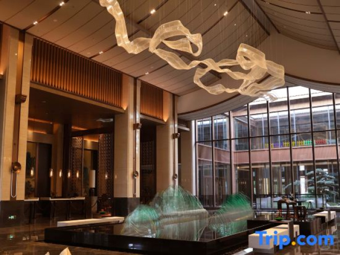 Xinfeng Gushan Narada Resort Hotel