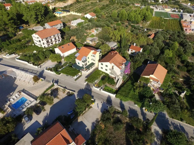 Apartments Maestral
