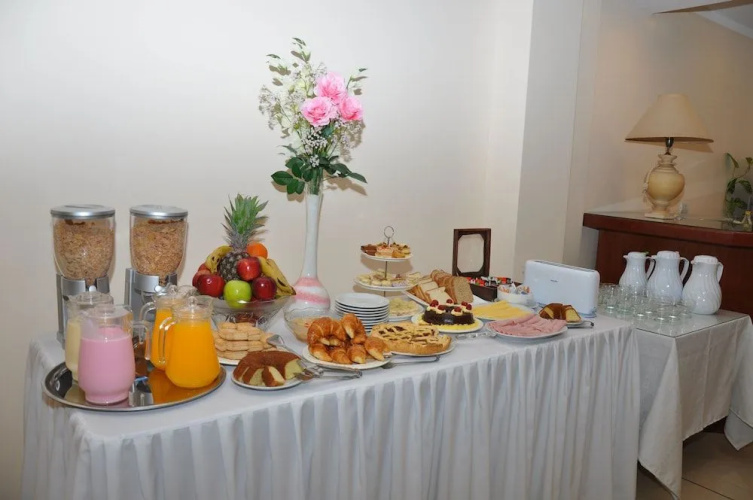 RealNoa Hotel