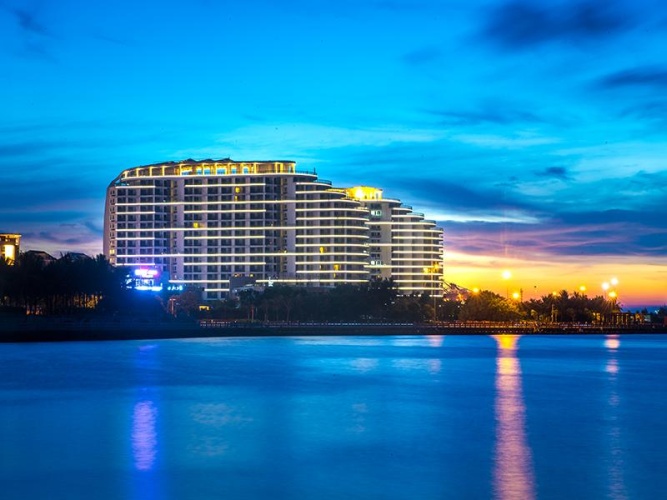 1 Bedroom Double Suite with garden view