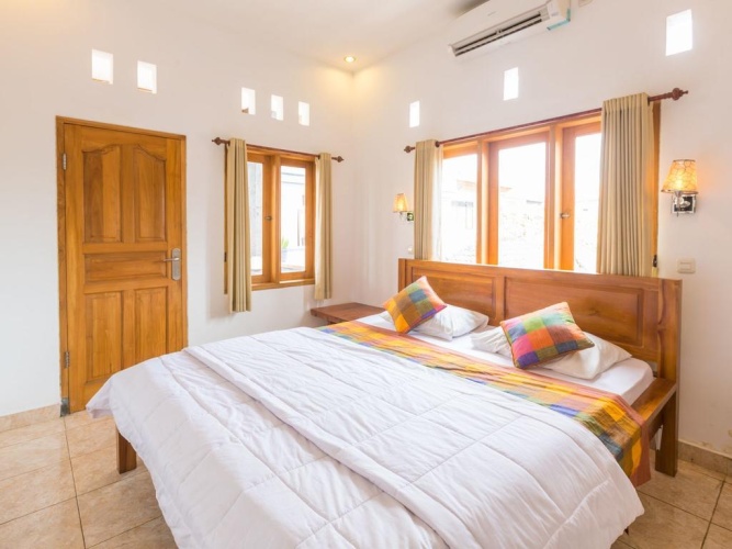 Standard Double room with pool view