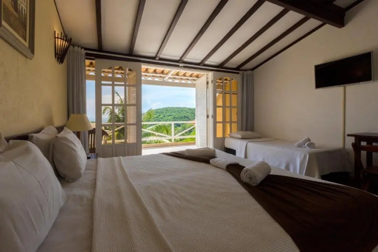 Standard Triple room