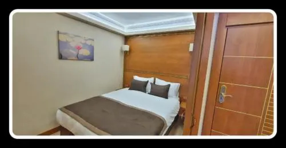 MB Deluxe Suite Hotel