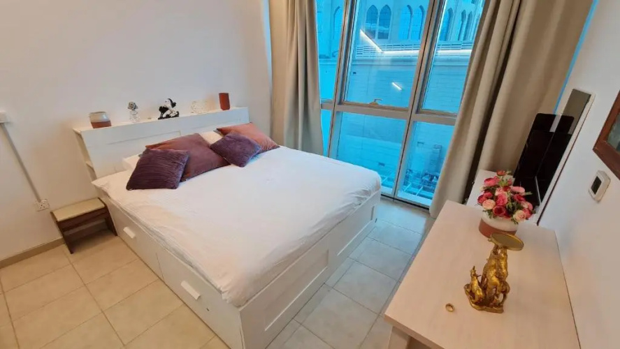 Stunning 3bhk service apartment