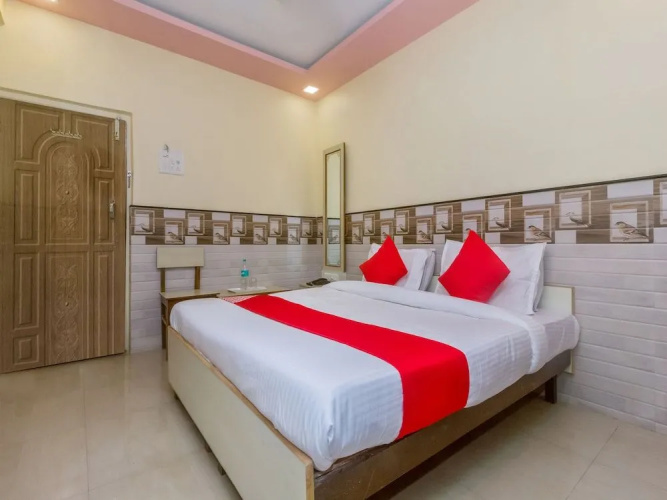 OYO 22048 Trio Hotel