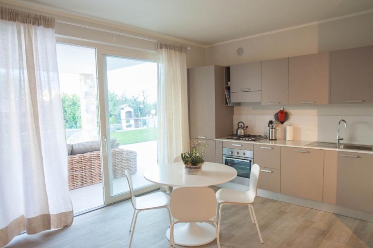 Apartment with garden view