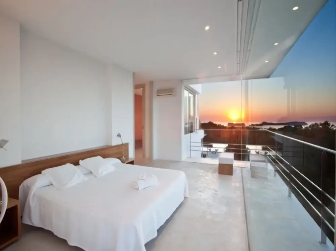 Beautiful Villa in Inviting Space