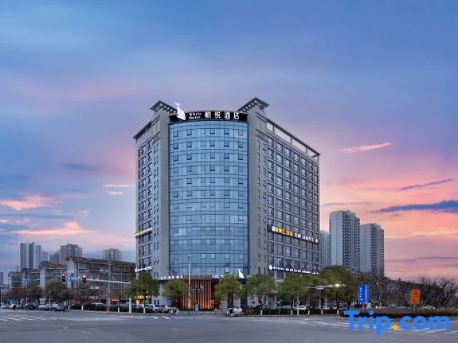 Mr. Whale Hotel